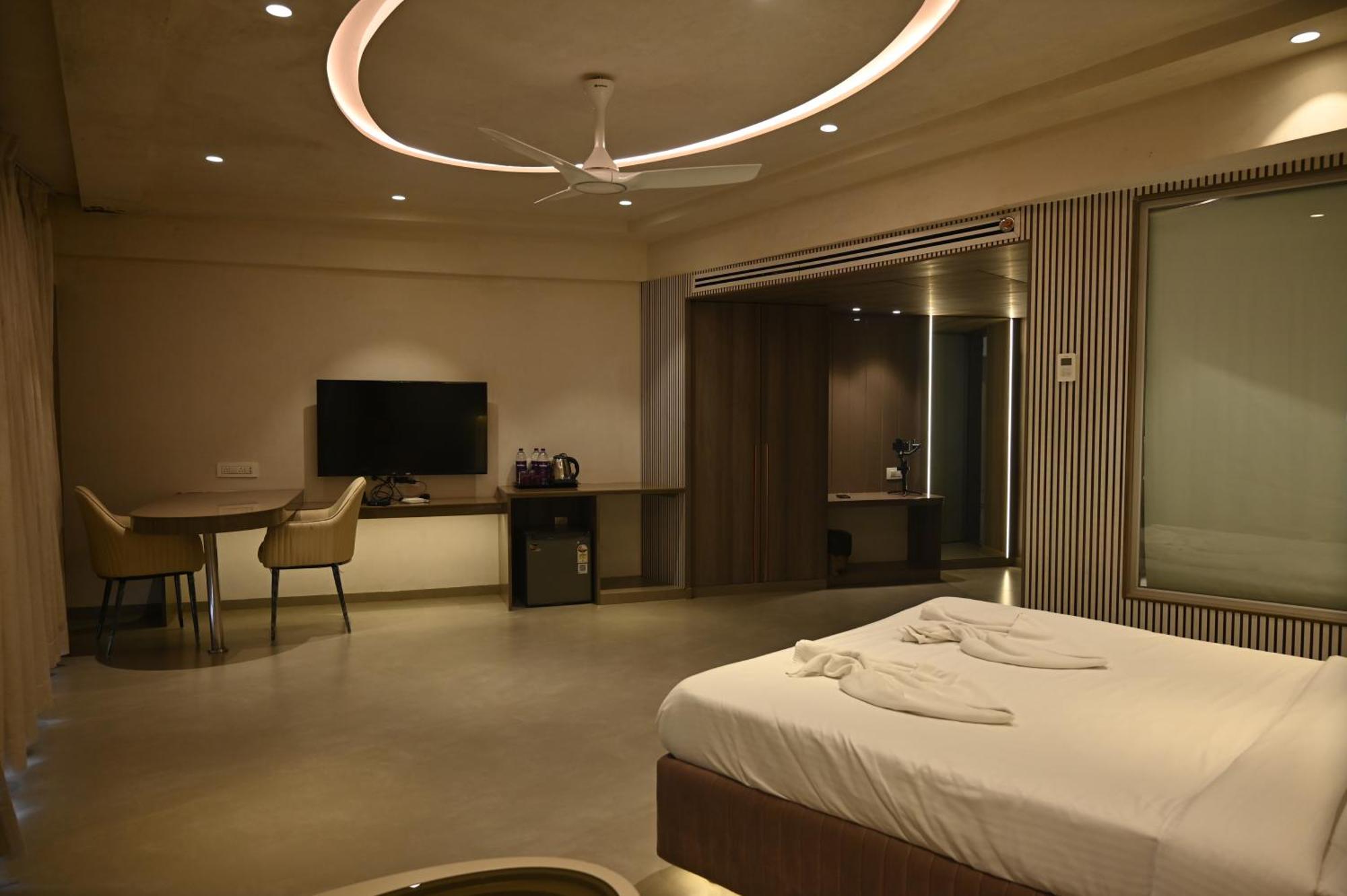 Kumar Resort By Turtle, Lonavala Ngoại thất bức ảnh