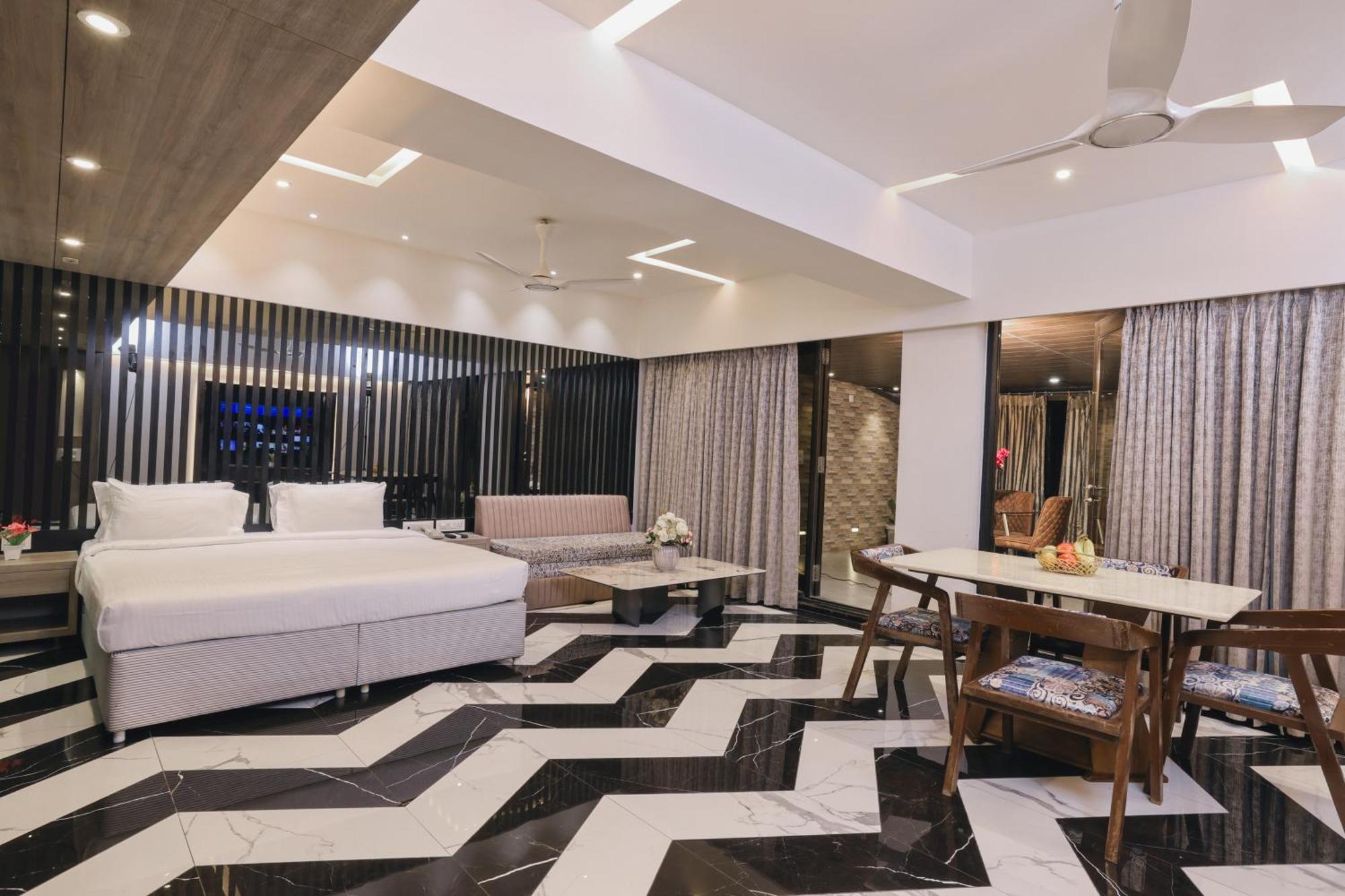 Kumar Resort By Turtle, Lonavala Ngoại thất bức ảnh